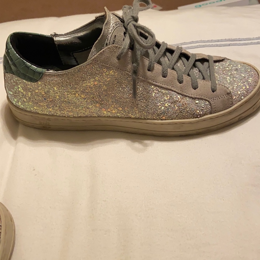 Great condition! Sparkly p448 Sneakers! Size 40